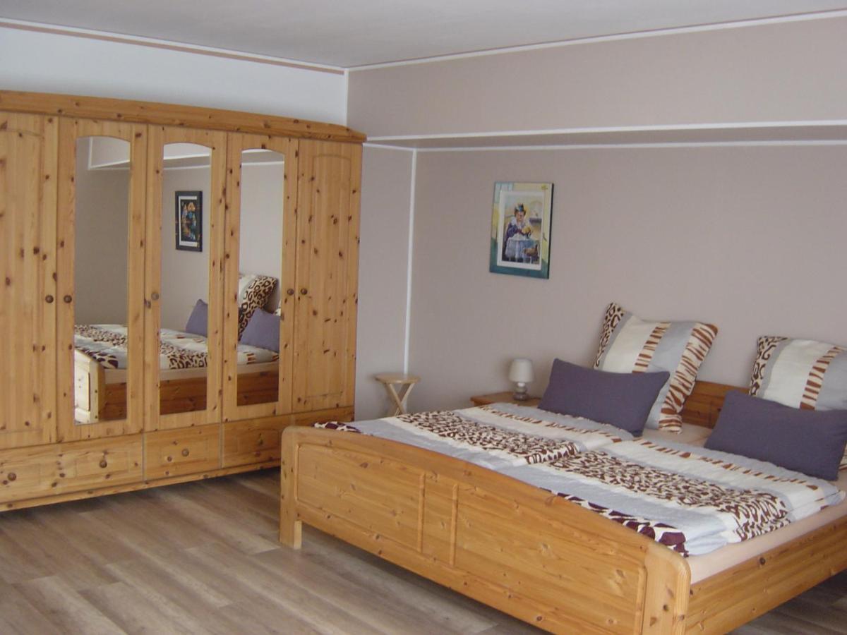 Apartamento Haus Am Wald Hillscheid Exterior foto