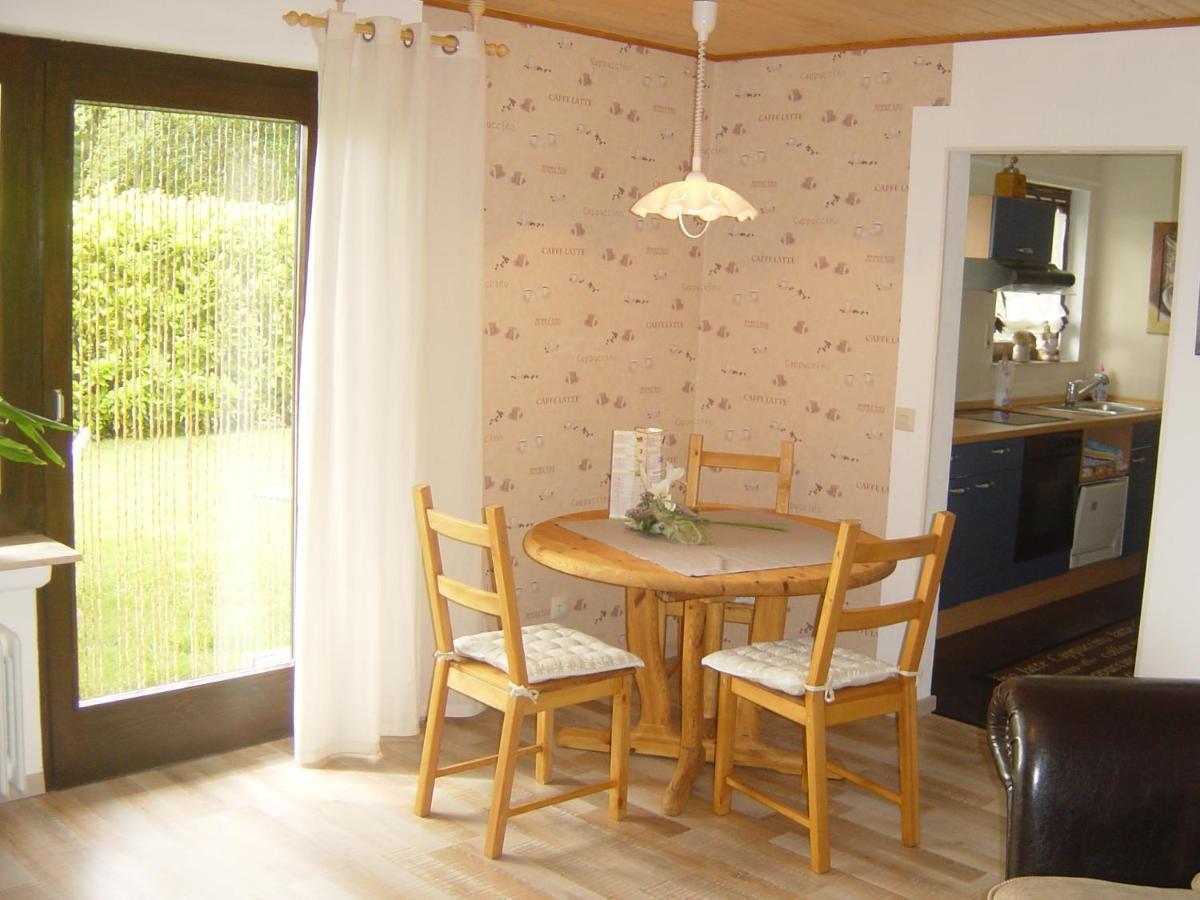 Apartamento Haus Am Wald Hillscheid Exterior foto