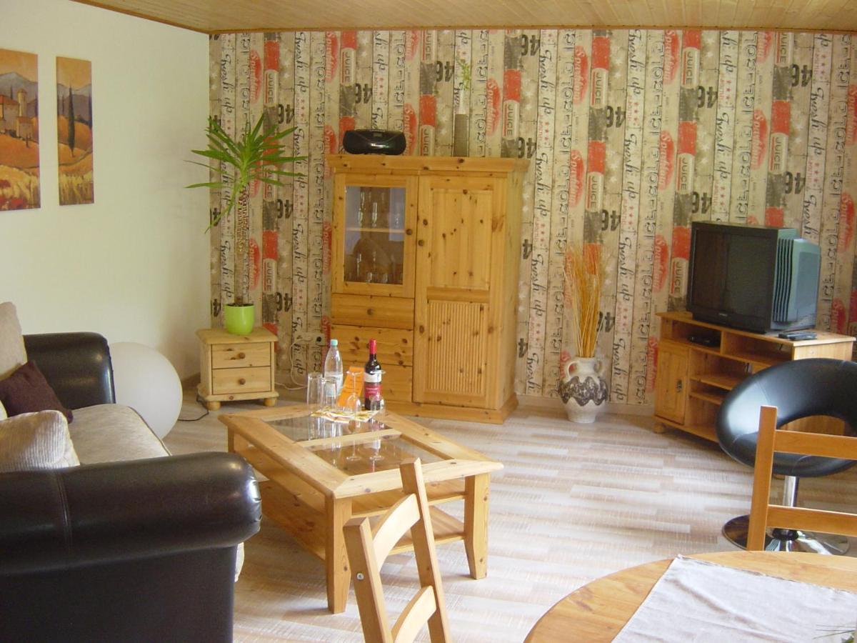 Apartamento Haus Am Wald Hillscheid Exterior foto