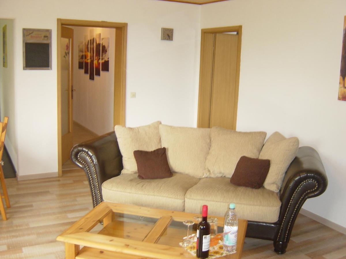 Apartamento Haus Am Wald Hillscheid Exterior foto